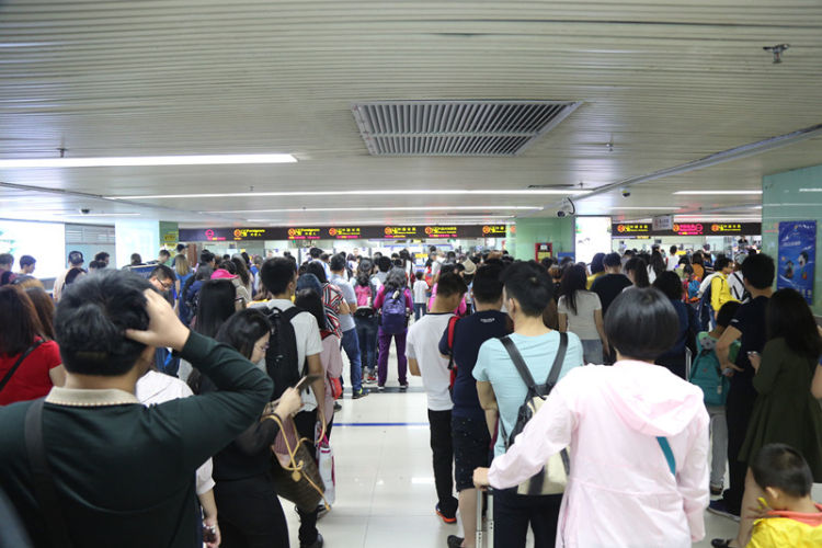 深圳保安机场深圳罗湖口岸预约车接送