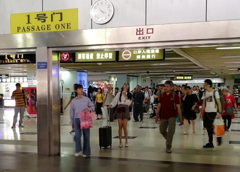 深圳保安机场福田口岸预约车接送